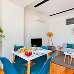 Urban Haven A 2Br Modern Retreat